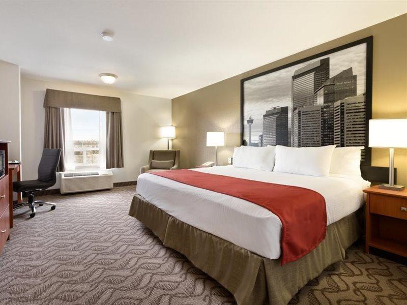 Super 8 By Wyndham Calgary Shawnessy Area Hotel Exterior foto