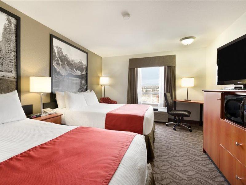 Super 8 By Wyndham Calgary Shawnessy Area Hotel Exterior foto